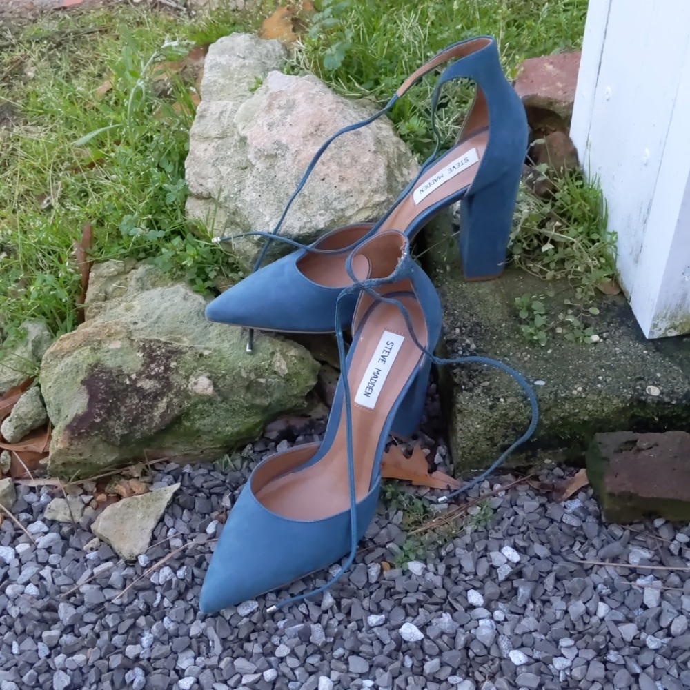 Steve Madden Pointed Toe Ankle Wrap Block Heel Sho - image 1